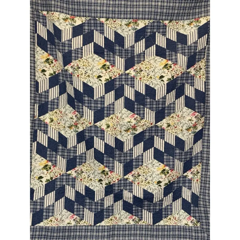 American Hometex Large Throw Baby Child Quilt 50”x60” Reversible Abstract Floral